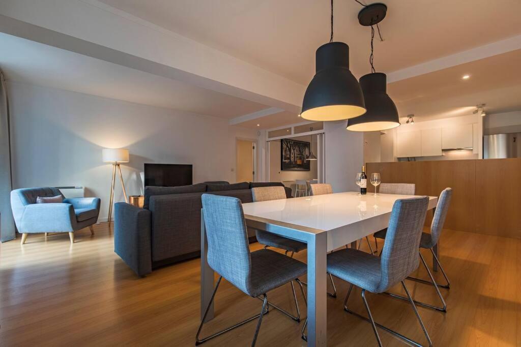 Appartement Downtown 2-bedroom W/terrace *